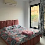 Stunning City Stay In 3 Bedroom In Midtown Compound Auc Avenue