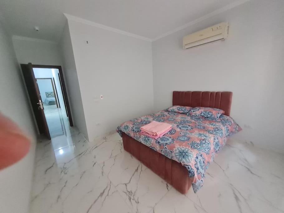 Stunning In 3 Bedroom In Midtown Compound Auc Avenue *