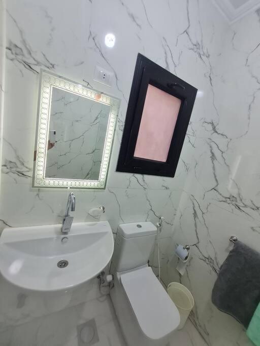 Apartment Stunning In 3 Bedroom In Midtown Compound Auc Avenue