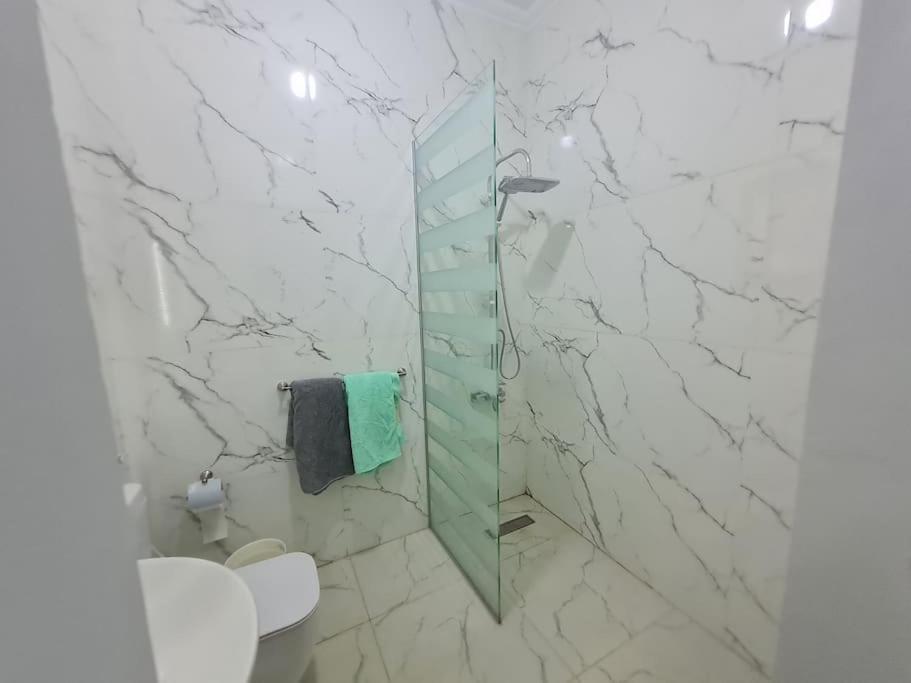 Stunning In 3 Bedroom In Midtown Compound Auc Avenue Apartment *