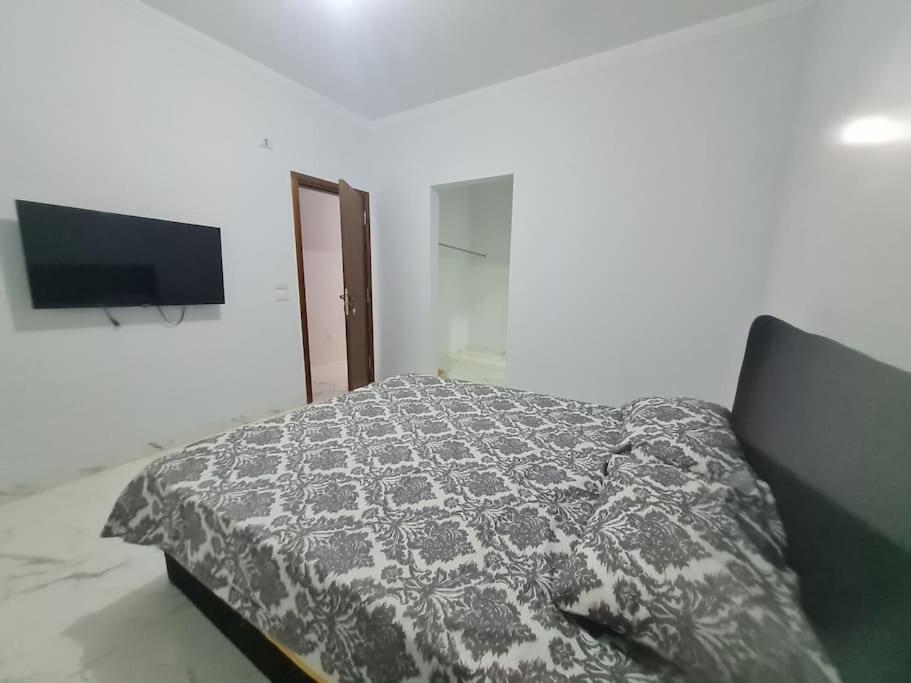 Stunning In 3 Bedroom In Midtown Compound Auc Avenue *
