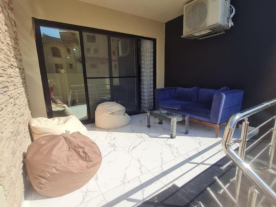 Stunning In 3 Bedroom In Midtown Compound Auc Avenue *