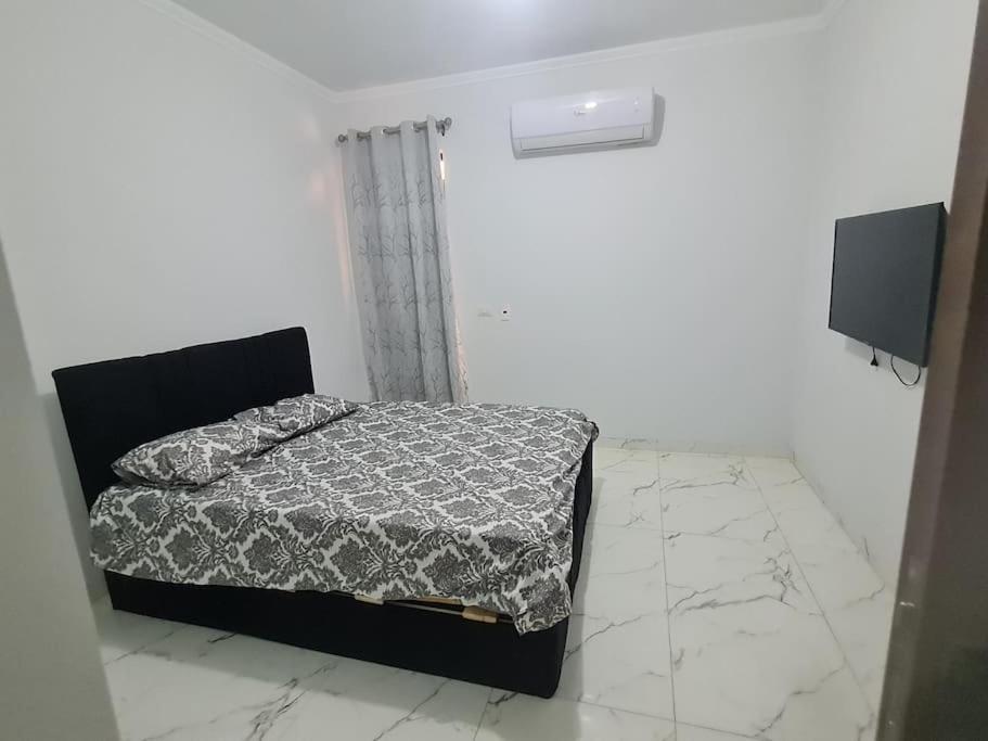 Apartment Stunning In 3 Bedroom In Midtown Compound Auc Avenue *