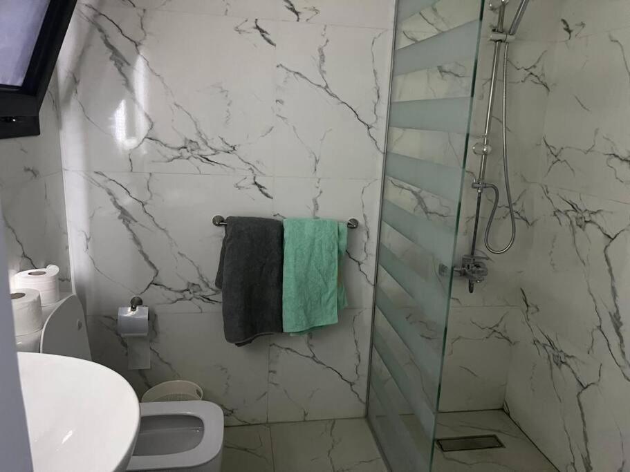 Stunning In 3 Bedroom In Midtown Compound Auc Avenue *